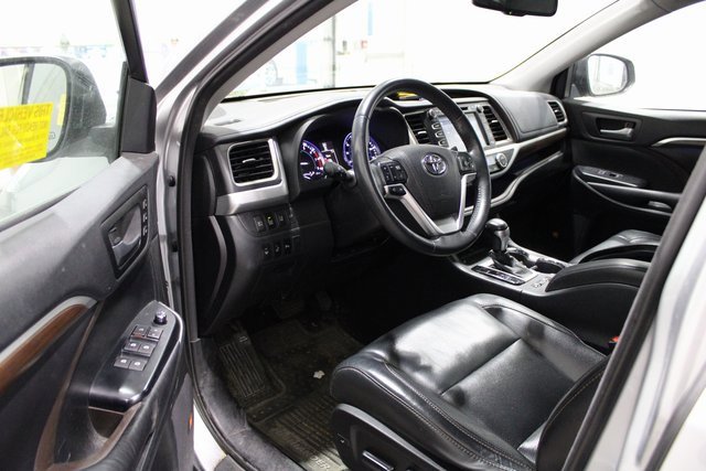 2016 Toyota Highlander Limited photo 2