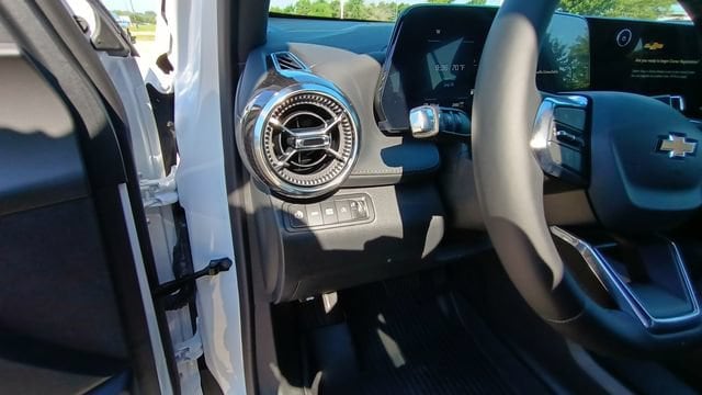 2027 Chevrolet Equinox LT - Photo 27