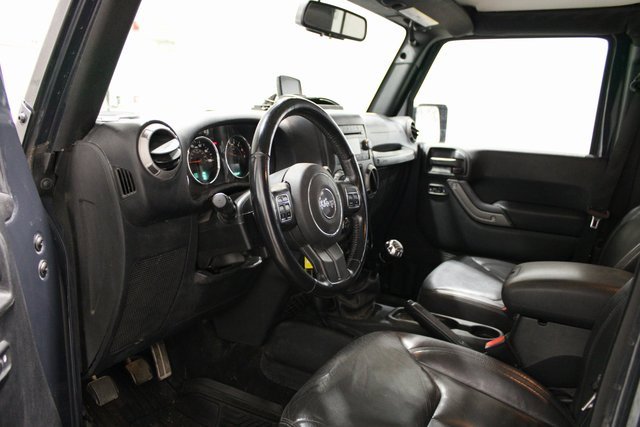 2017 Jeep Wrangler Unlimited Sport photo 2