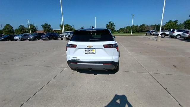 2027 Chevrolet Equinox LT - Photo 12