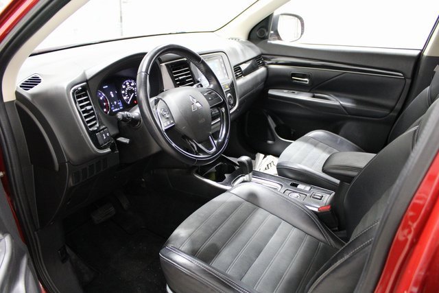 Used 2019 Mitsubishi Outlander SE with VIN JA4AZ3A39KZ018252 for sale in Pleasant Hill, IA