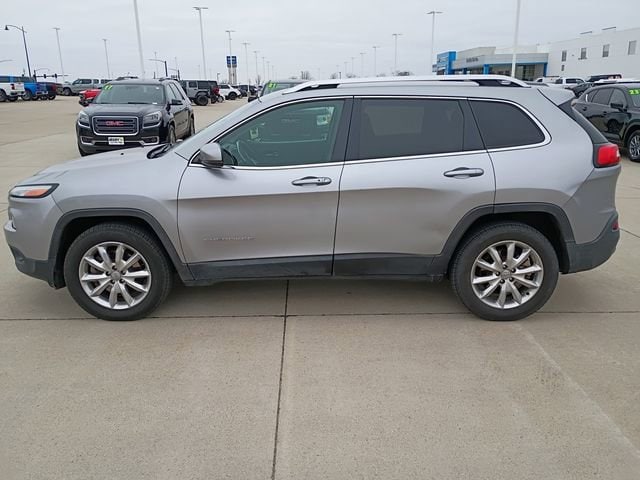 Used 2015 Jeep Cherokee Limited with VIN 1C4PJMDB7FW633017 for sale in Pleasant Hill, IA