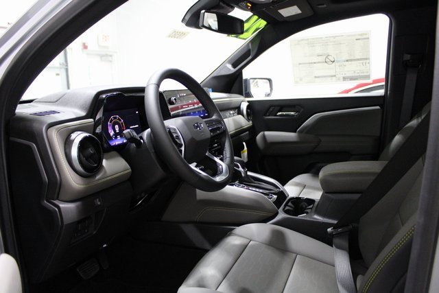 2026 Chevrolet Colorado ZR2 photo 3