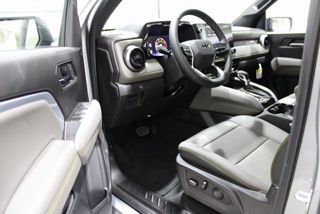 2026 Chevrolet Colorado ZR2 photo 2