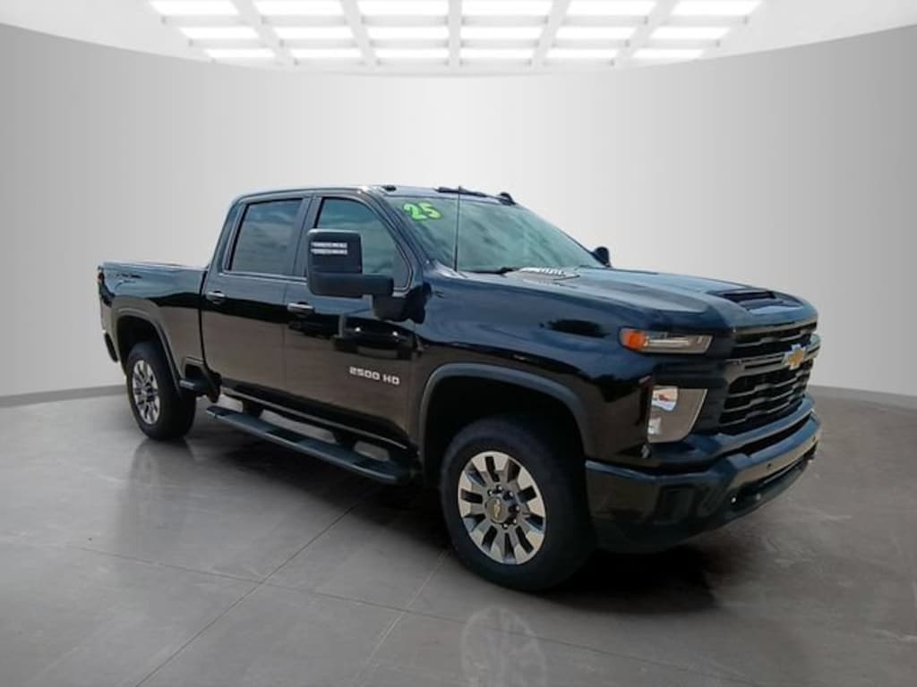 Used 2025 Chevrolet