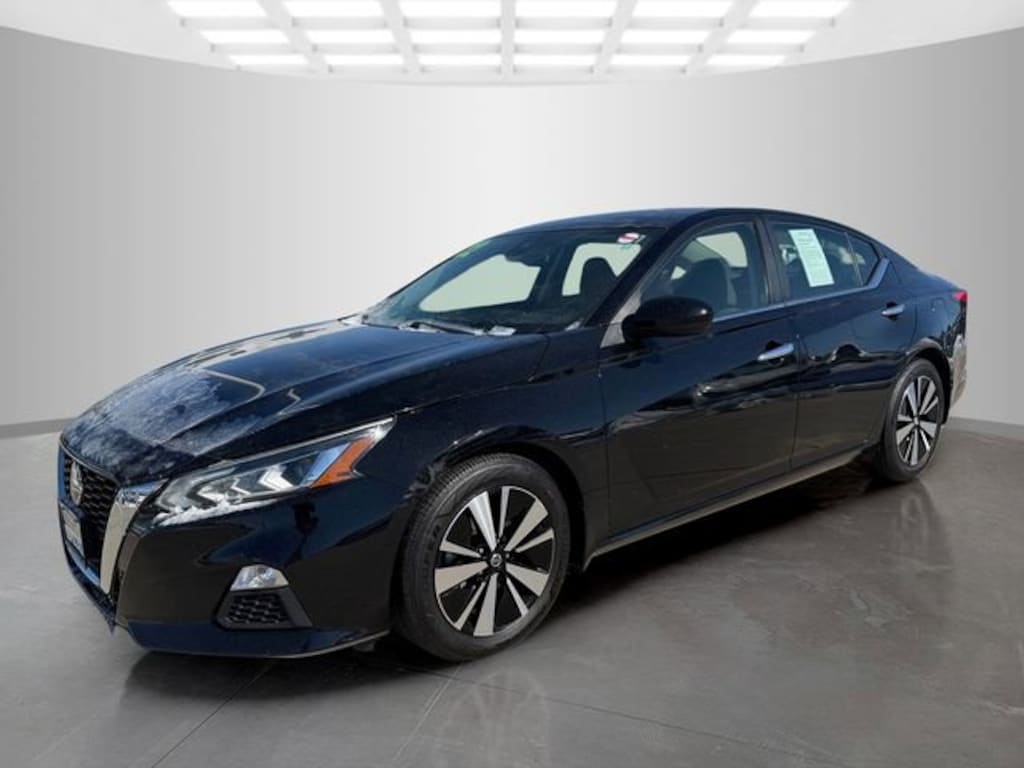 Used 2022 Nissan Altima 2.5 SV