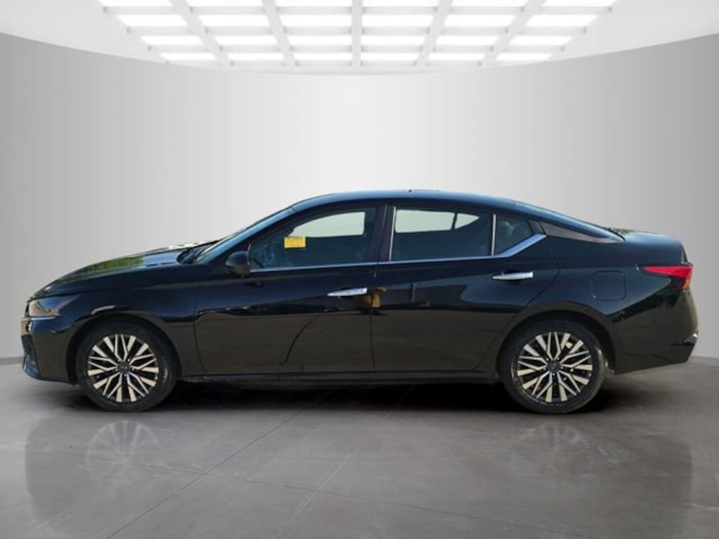 Used 2025 Nissan Altima SV