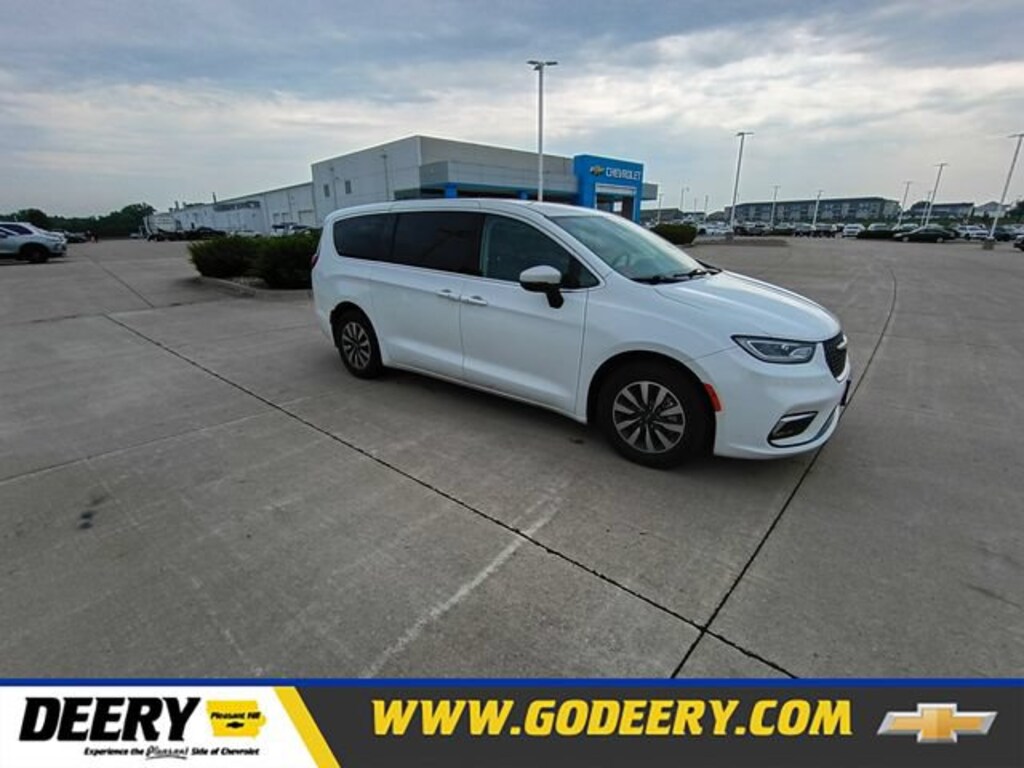 Used 2023 Chrysler Pacifica Hybrid Touring L