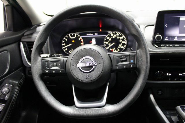 2024 Nissan Rogue SV photo 3