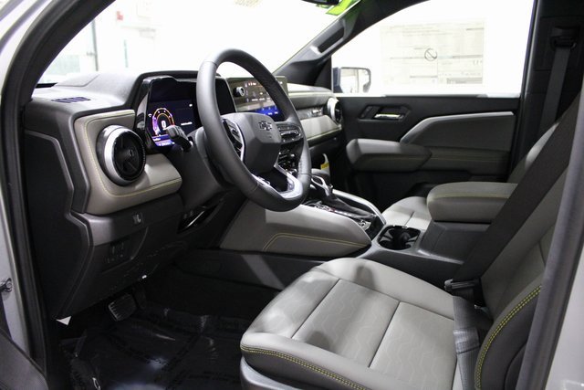 2026 Chevrolet Colorado ZR2 photo 2
