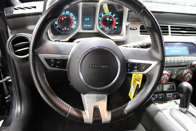 2011 Chevrolet Camaro 2SS photo 3