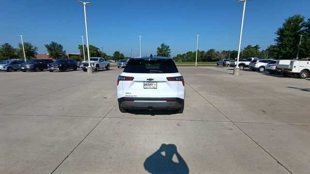 2027 Chevrolet Equinox LT - Photo 11