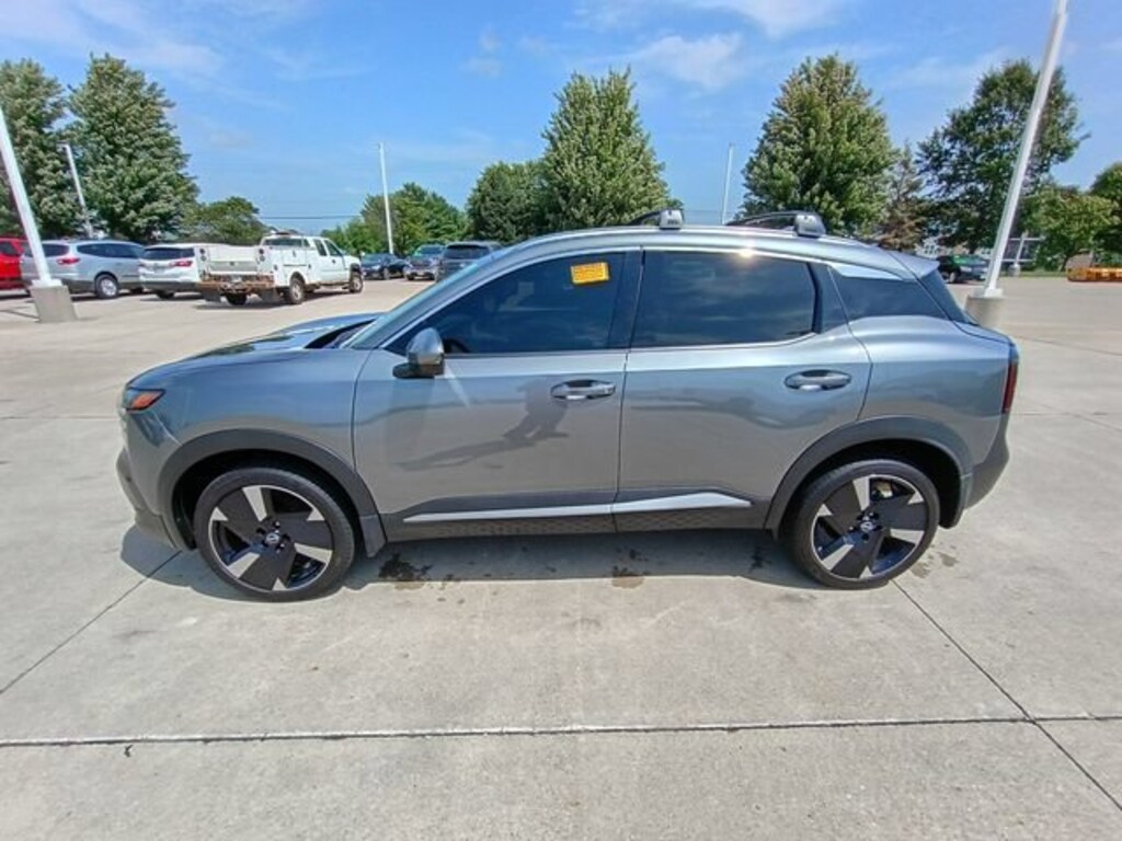 Used 2025 Nissan Kicks SR