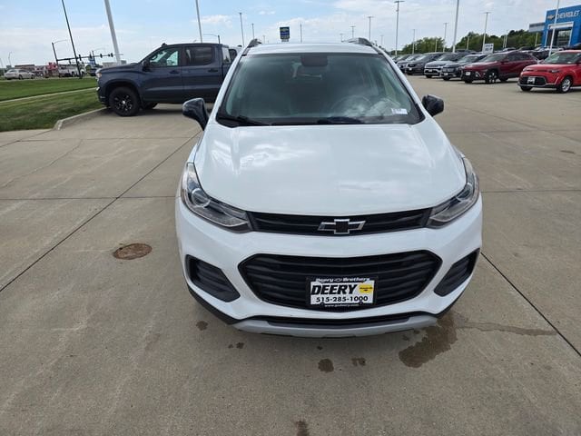 Used 2020 Chevrolet Trax LT with VIN KL7CJPSB8LB337782 for sale in Pleasant Hill, IA