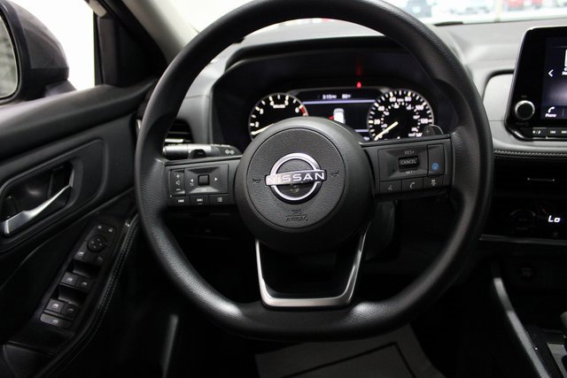 2024 Nissan Rogue SV photo 3