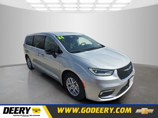 2024 Chrysler Pacifica Touring L's photo