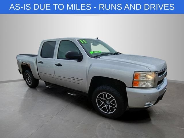 Used 2011 Chevrolet Silverado 1500 LT with VIN 1GCPKSE38BF215696 for sale in Pleasant Hill, IA
