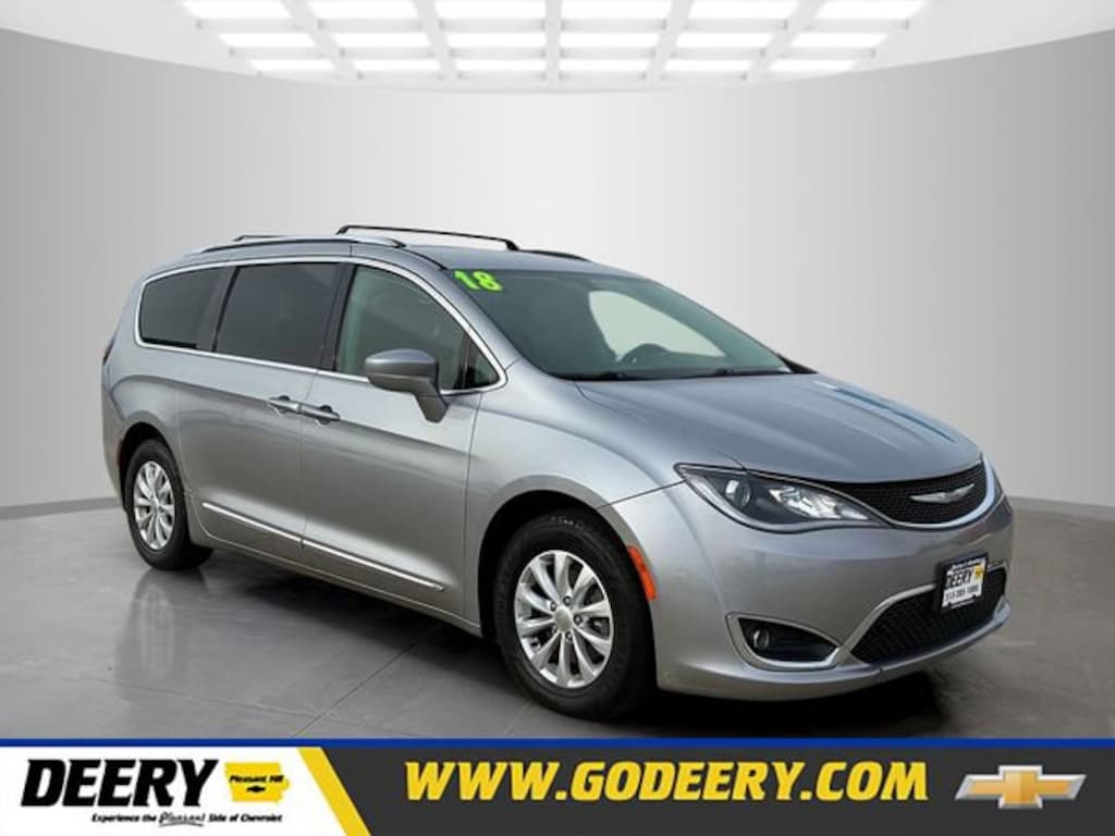 Used 2018 Chrysler Pacifica Touring L