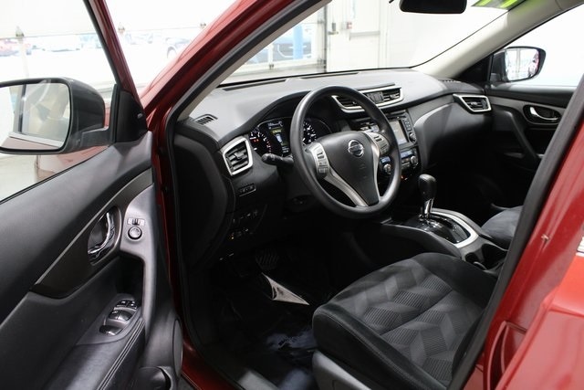 Used 2014 Nissan Rogue SV with VIN 5N1AT2MV1EC862769 for sale in Pleasant Hill, IA