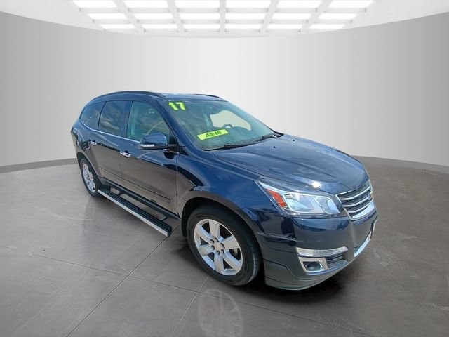 Used 2017 Chevrolet Traverse 1LT with VIN 1GNKRGKD9HJ210701 for sale in Pleasant Hill, IA