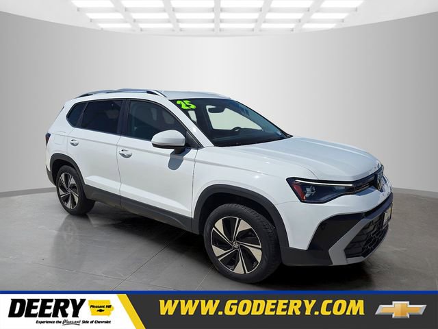 2025 Volkswagen Taos 1.5T SE 4Motion's photo