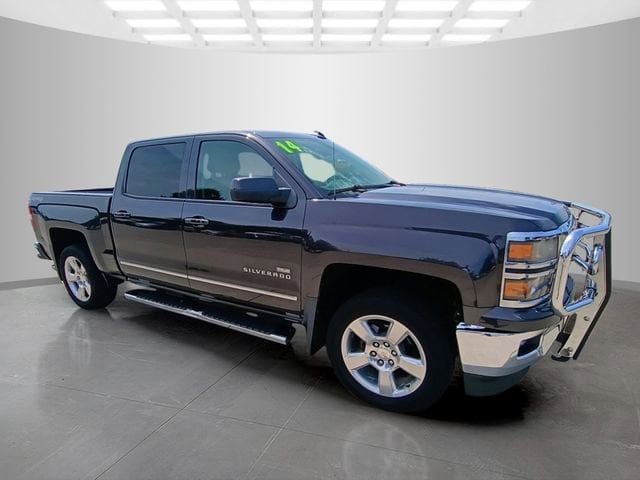 Used 2014 Chevrolet Silverado 1500 LT with VIN 3GCUKREC5EG430743 for sale in Pleasant Hill, IA