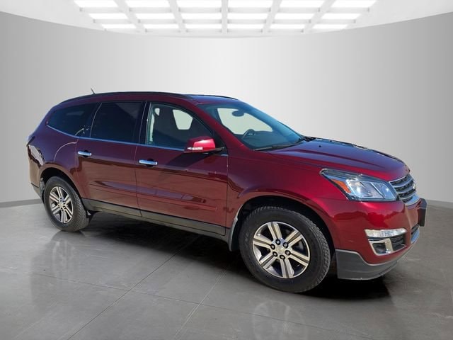 Used 2017 Chevrolet Traverse 2LT with VIN 1GNKVHKD3HJ126620 for sale in Pleasant Hill, IA