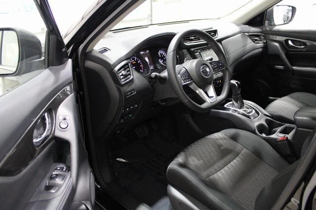 Used 2020 Nissan Rogue SV with VIN 5N1AT2MVXLC776700 for sale in Pleasant Hill, IA
