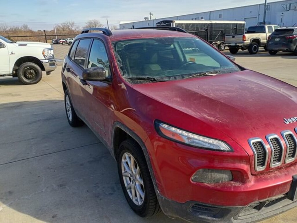 Used 2016 Jeep Cherokee Sport