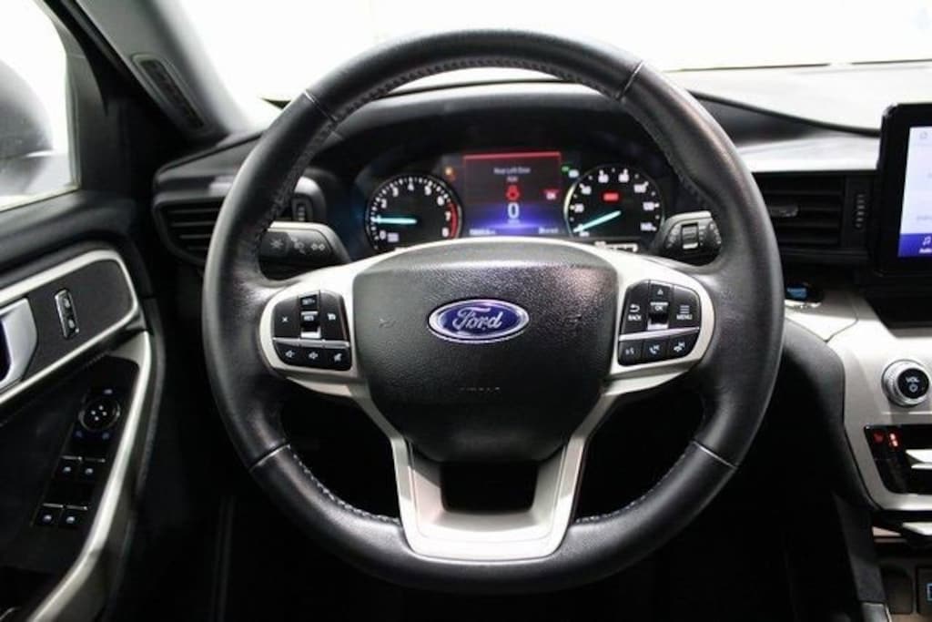 Used 2023 Ford Explorer XLT