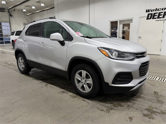 2022 Chevrolet Trax LT photo 2