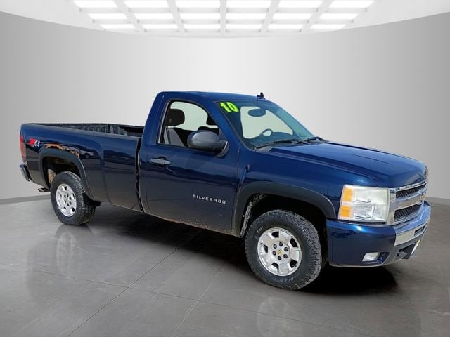 Used 2010 Chevrolet Silverado 1500 LT with VIN 1GCPKSE04AZ271119 for sale in Pleasant Hill, IA