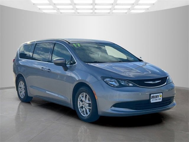 Used 2017 Chrysler Pacifica Touring with VIN 2C4RC1DG3HR501462 for sale in Pleasant Hill, IA