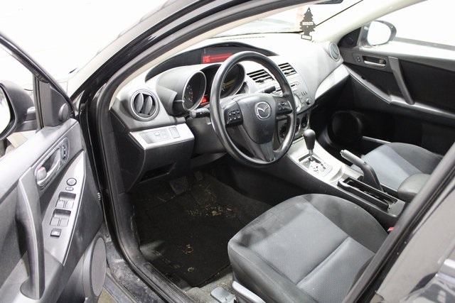 Used 2011 Mazda MAZDA3 i Touring with VIN JM1BL1VFXB1427802 for sale in Pleasant Hill, IA