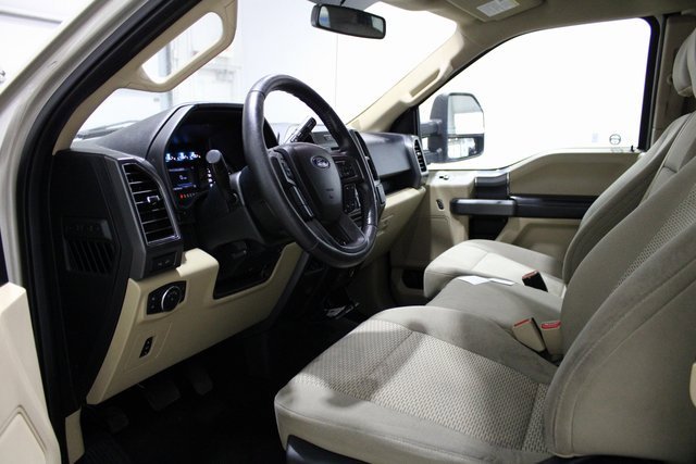 2017 Ford F-150 XLT photo 4
