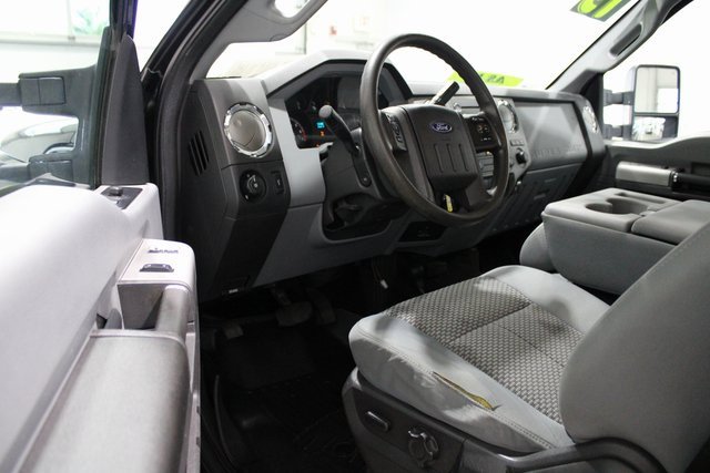 2013 Ford F-250 XL photo 2