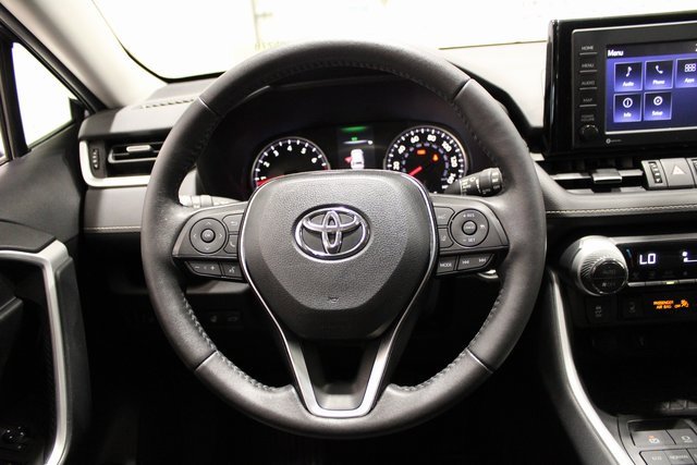 2021 Toyota RAV4 XLE Premium photo 4
