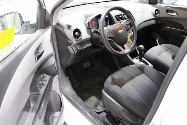 2013 Chevrolet Sonic LT photo 2