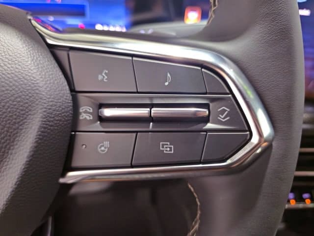 2027 Chevrolet Traverse Z71 - Photo 23