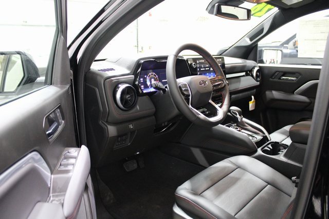 2026 Chevrolet Colorado Z71 photo 2