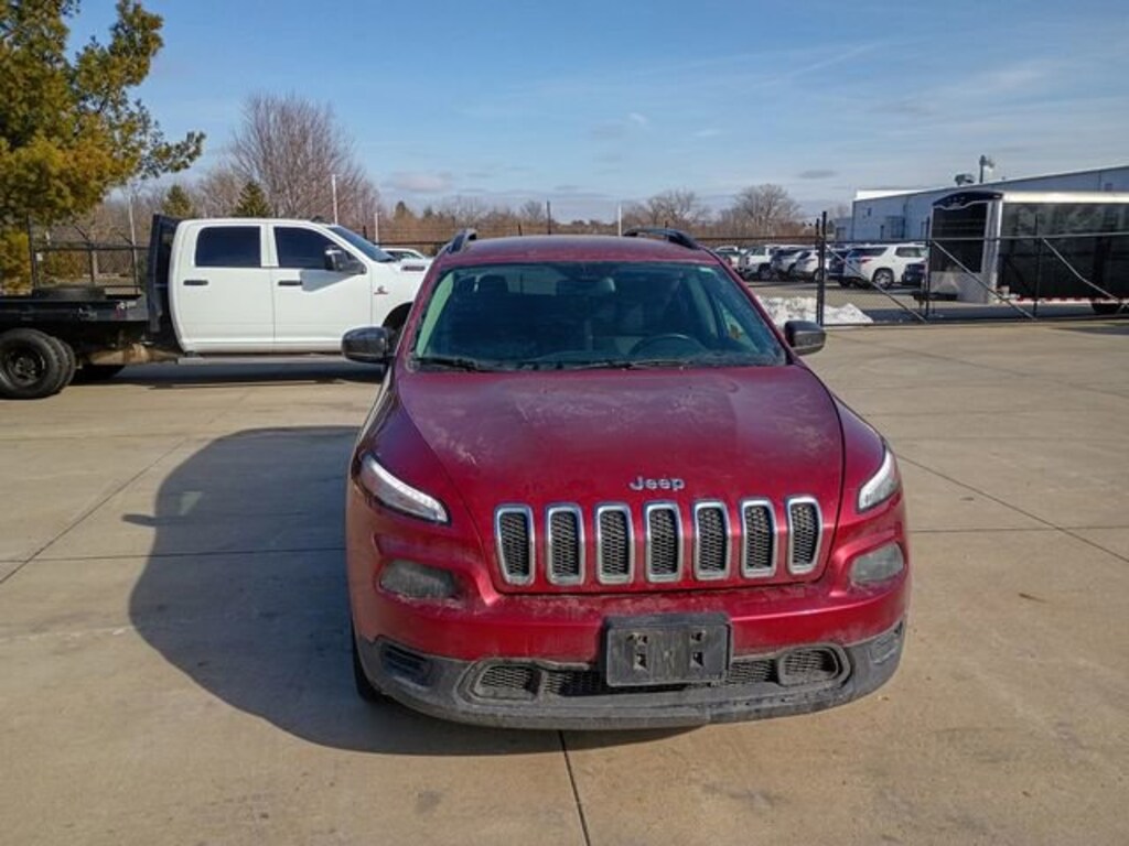 Used 2016 Jeep Cherokee Sport
