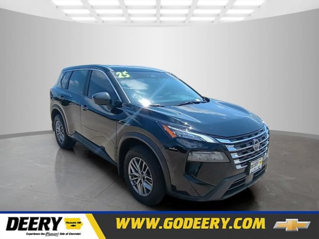Used 2025 Nissan Rogue S
