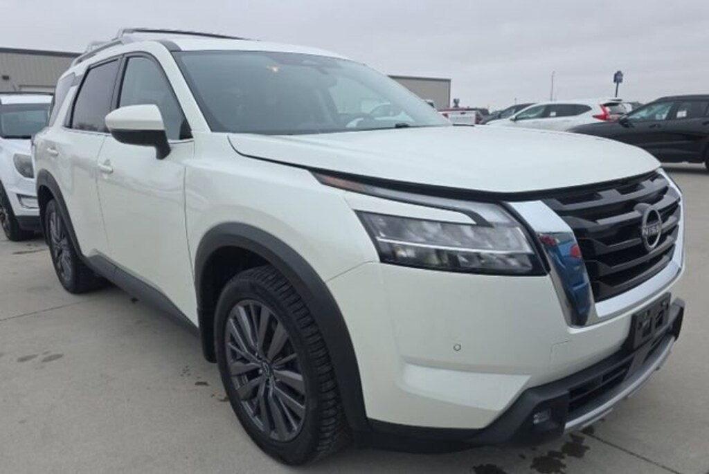 Used 2022 Nissan Pathfinder SL