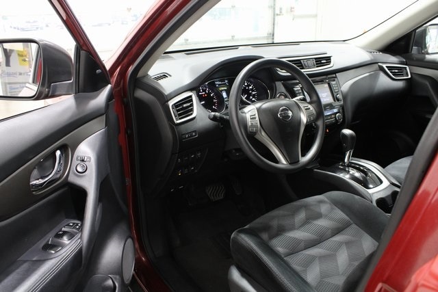 Used 2014 Nissan Rogue SV with VIN 5N1AT2MV1EC862769 for sale in Pleasant Hill, IA
