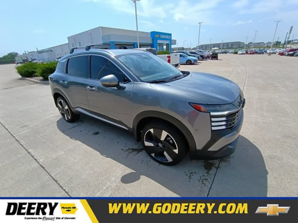 Used 2025 Nissan Kicks SR