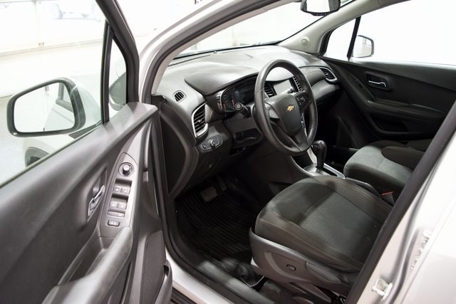 Certified 2017 Chevrolet Trax LS with VIN KL7CJKSB7HB104793 for sale in Pleasant Hill, IA