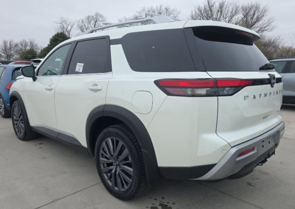 Used 2022 Nissan Pathfinder SL