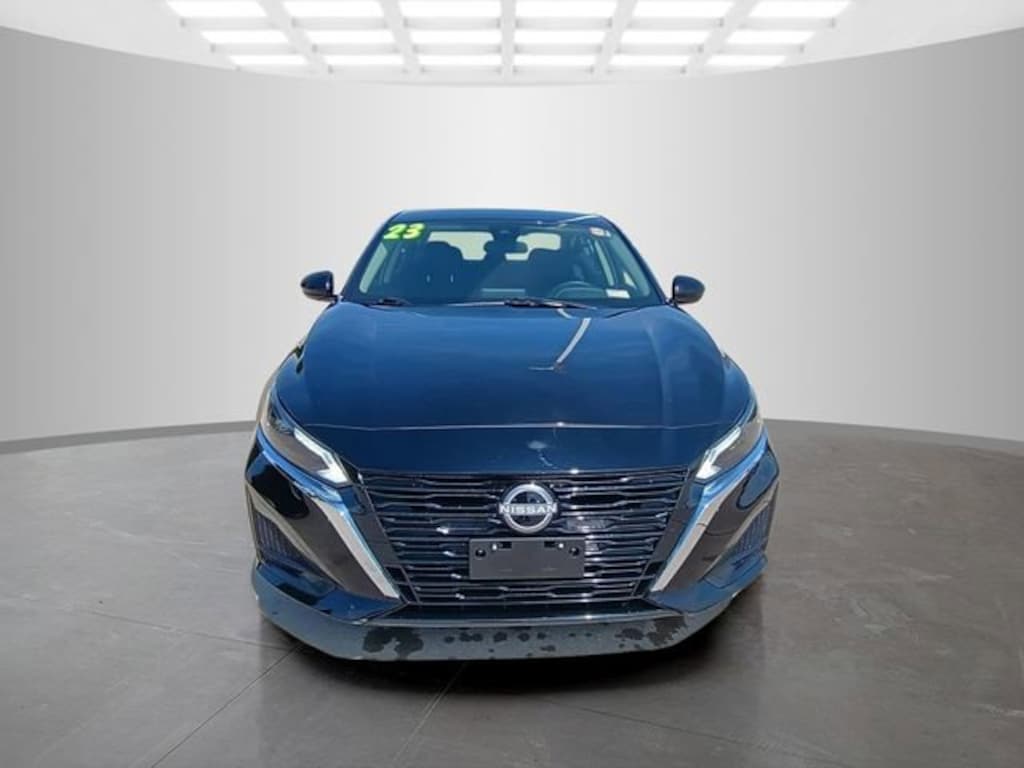 Used 2023 Nissan Altima 2.5 SV