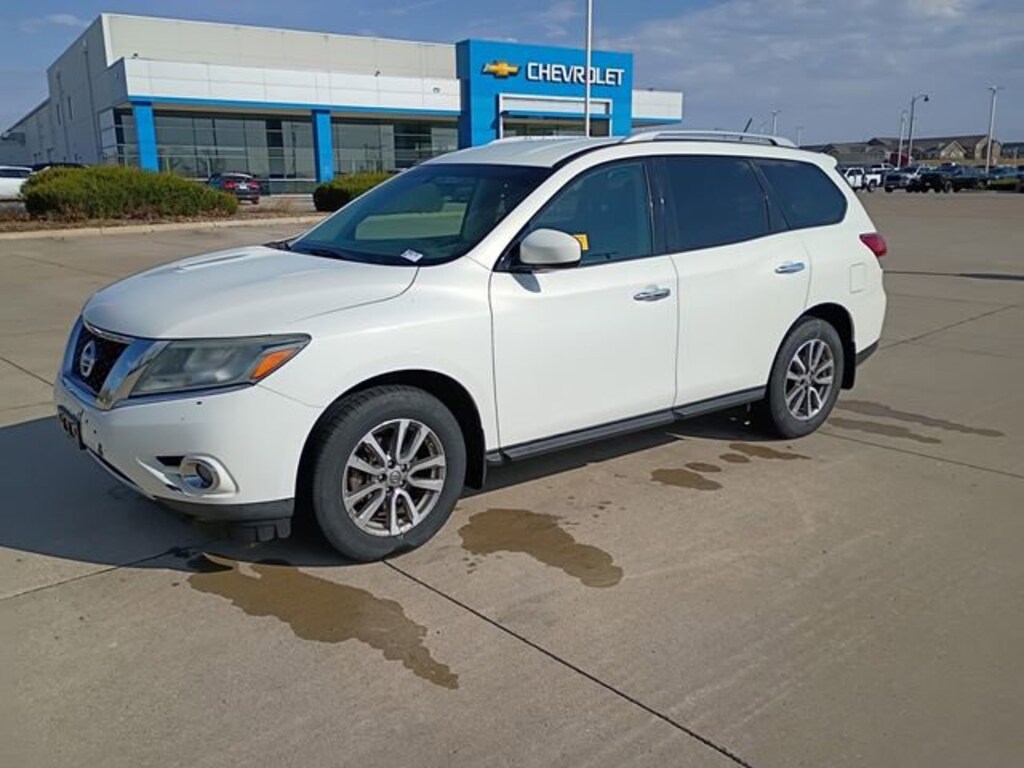 Used 2014 Nissan Pathfinder SV