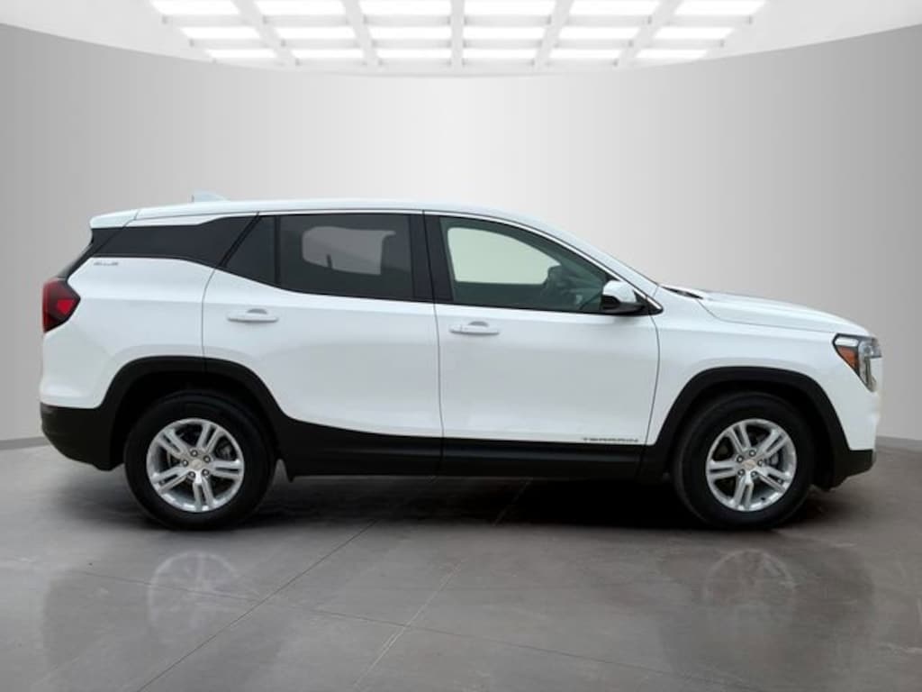 Used 2024 GMC Terrain SLE SUV